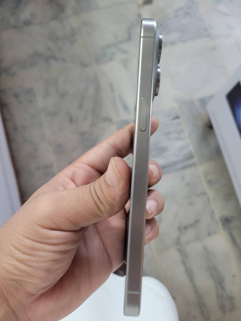 Apple iPhone 15 Pro Max 11