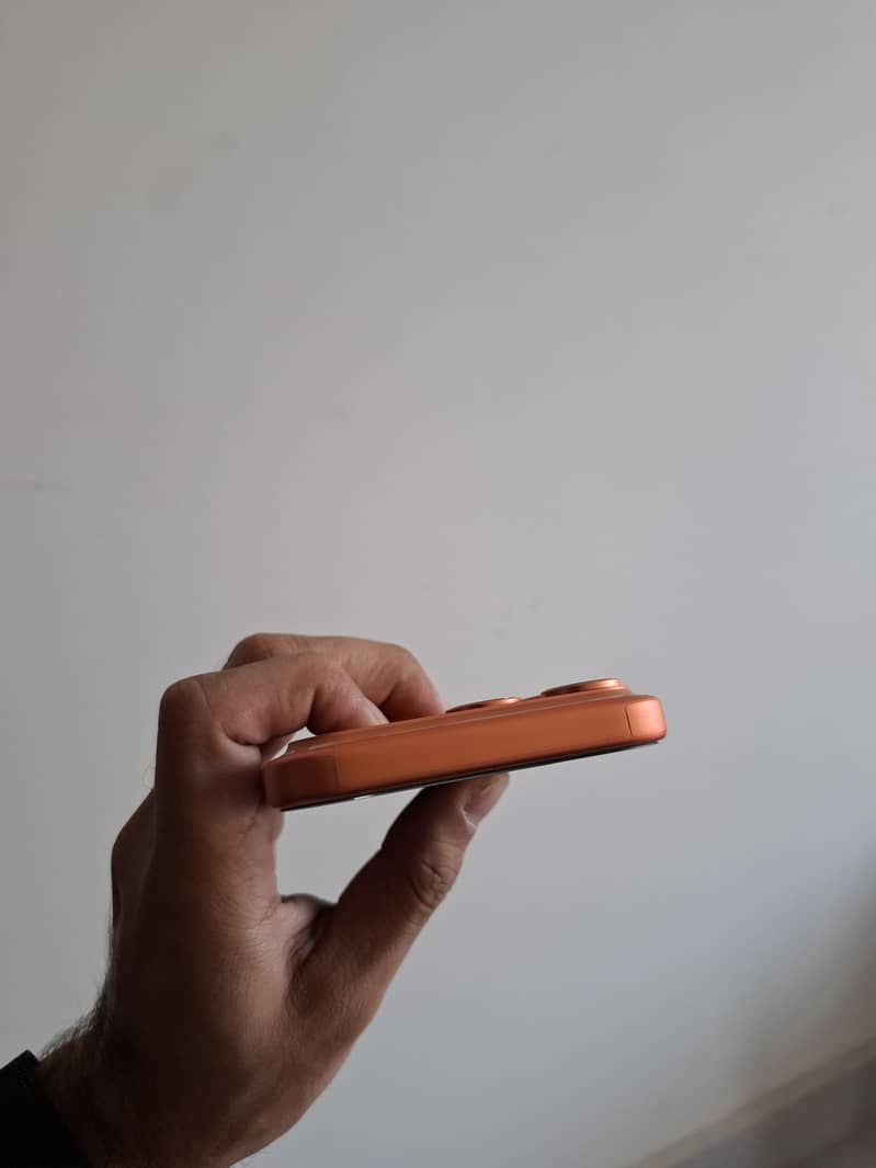 Apple iPhone 17 Pro Max 2
