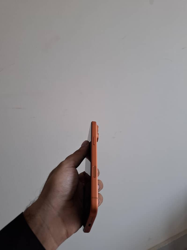Apple iPhone 17 Pro Max 4