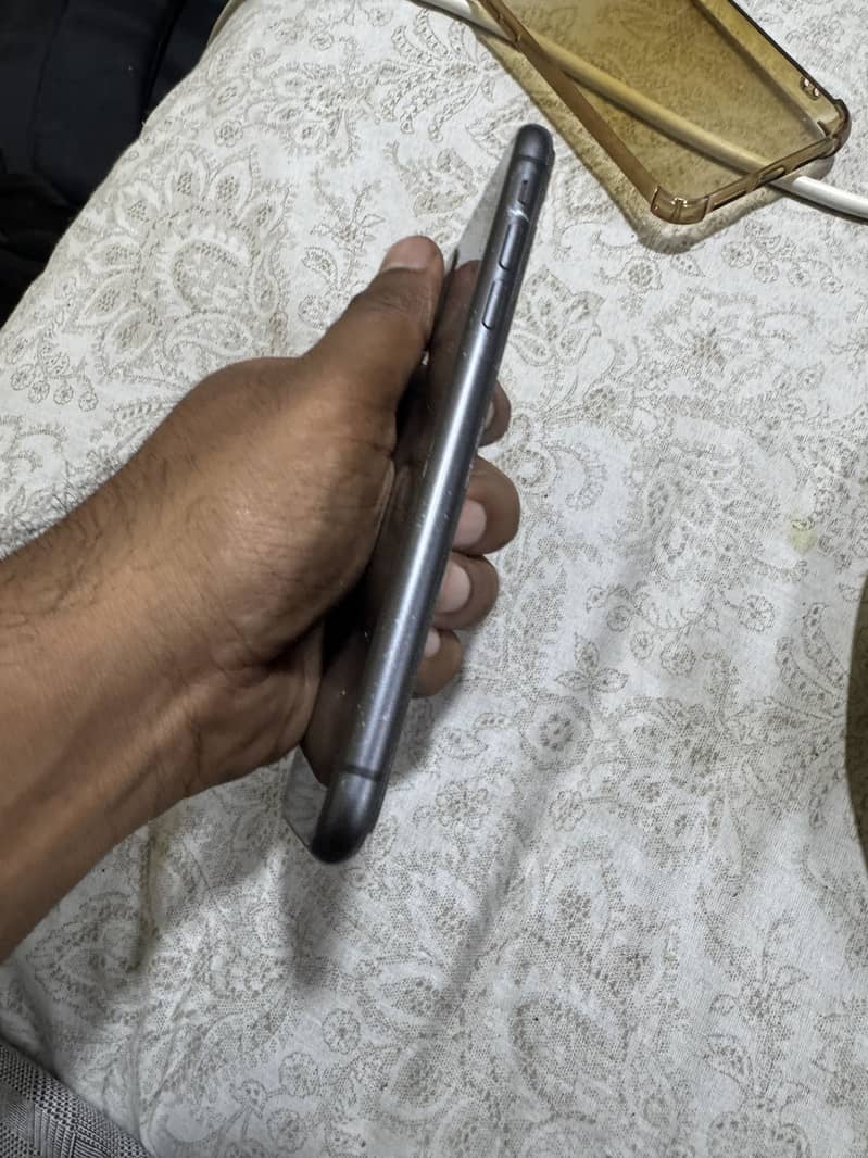 Apple iPhone 11 2