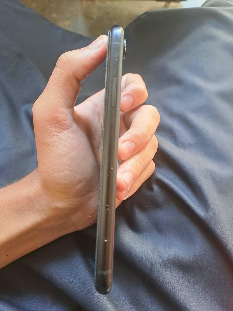 Apple iPhone XR 3