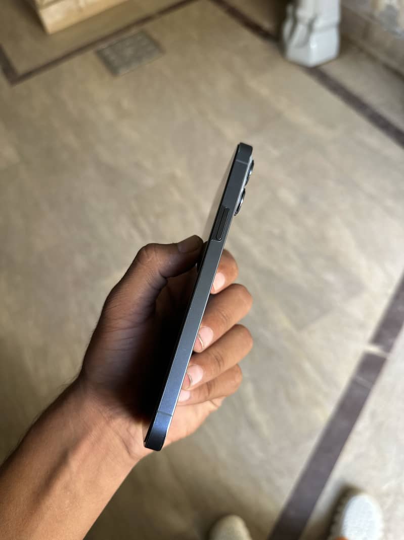 Apple iPhone 13 Pro Max 3