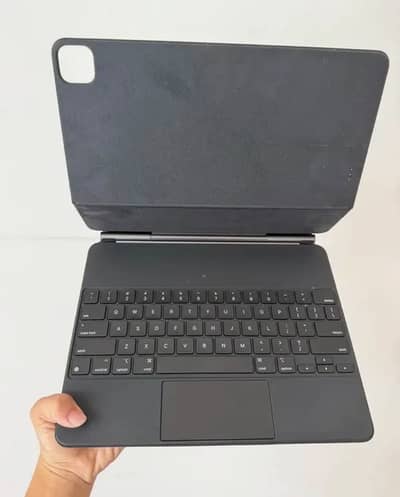 Apple Magic Keyboard 12.9 or 11 Inches Working With ipad pro & Air m2