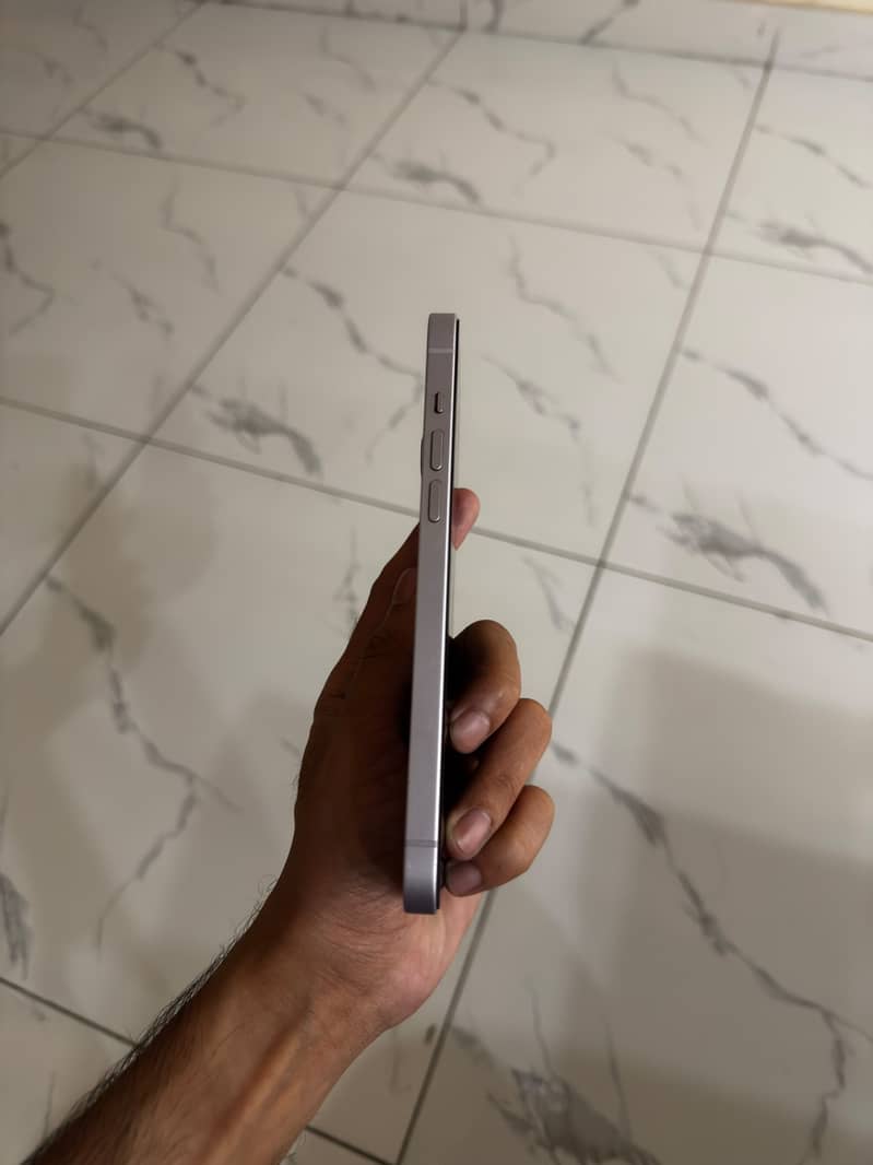Apple iPhone 14 plus 4