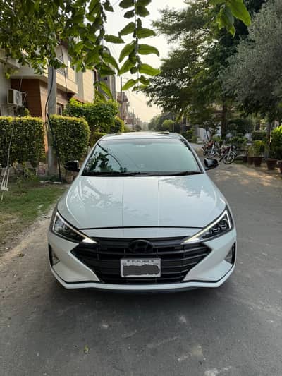 Hyundai Elantra 2022