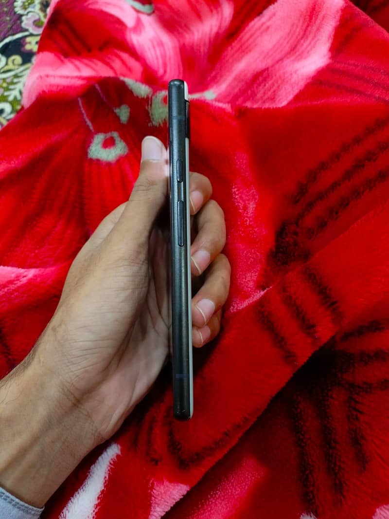 Google Pixel 6a 1