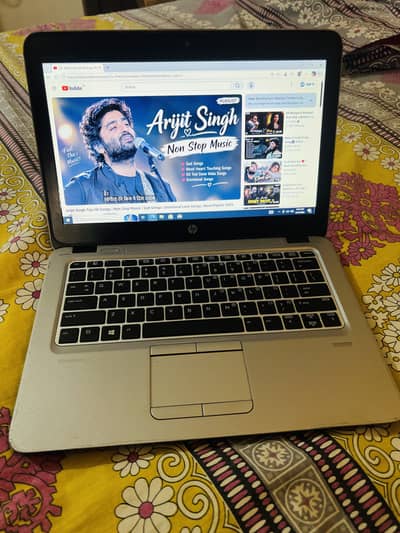 Hp Elitebook 820 G3 12 Gb ram 180 SSD