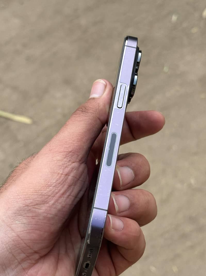 Apple iPhone 14 Pro 2