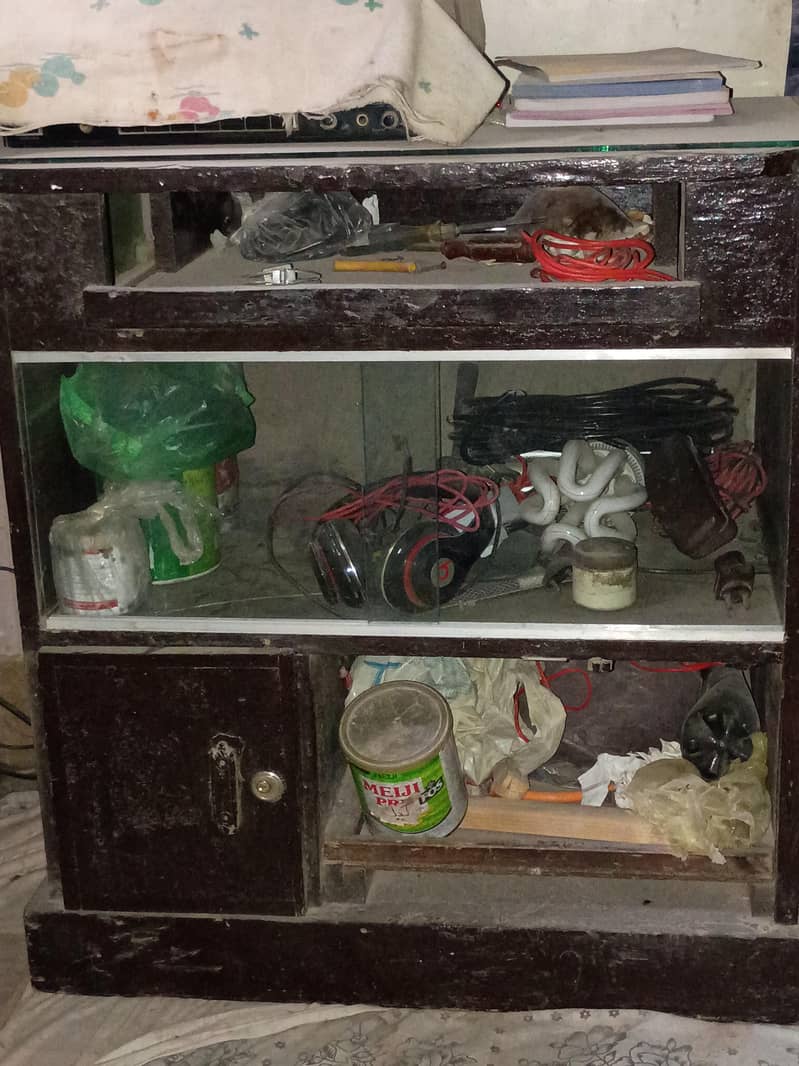 Computer table 0