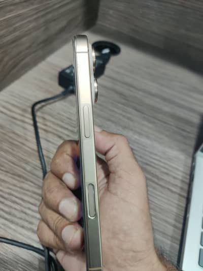 Apple iPhone 16 Pro