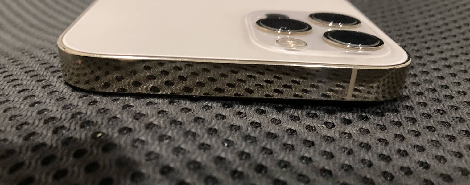 Apple iPhone 12 Pro 1