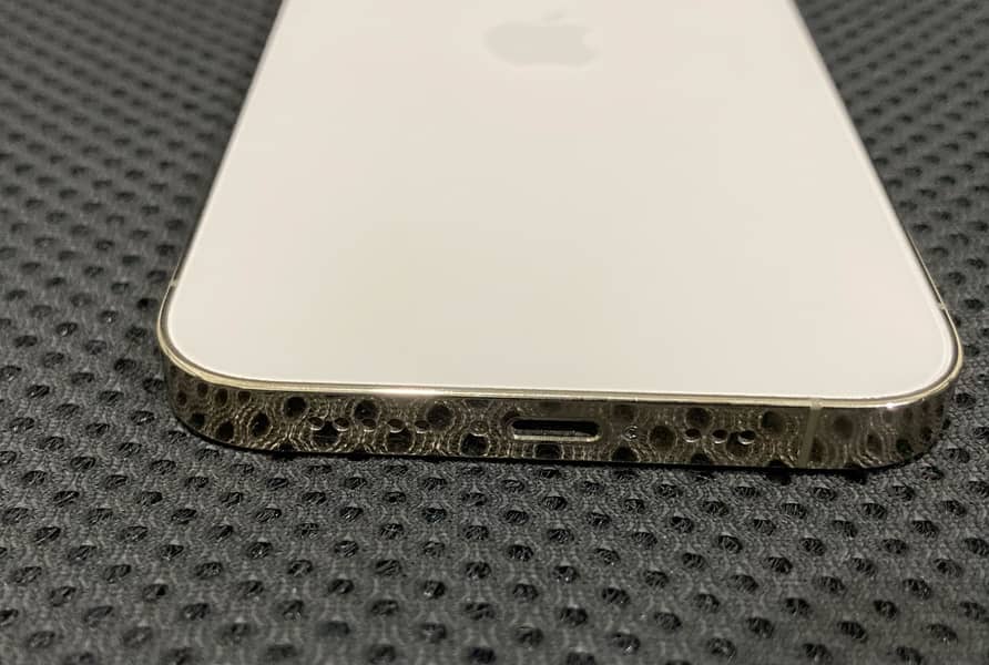 Apple iPhone 12 Pro 4