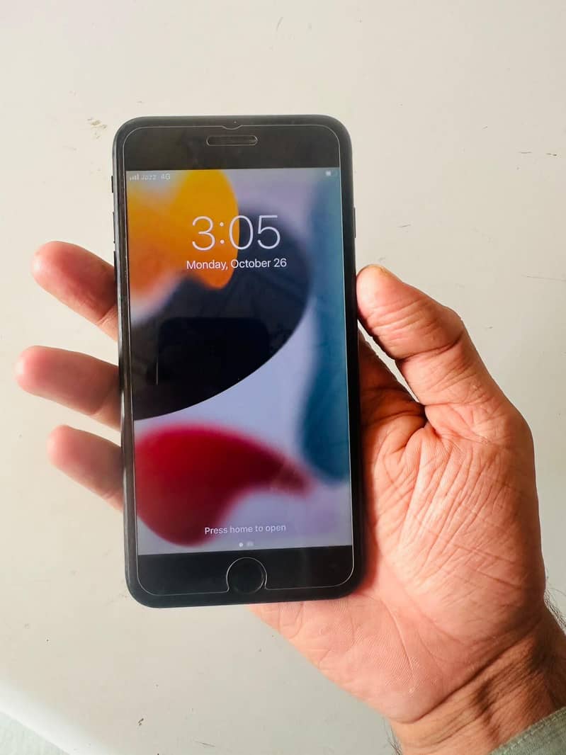 Apple iPhone 7 Plus 0