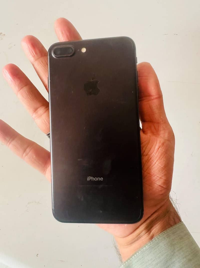 Apple iPhone 7 Plus 1