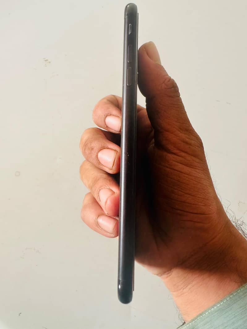 Apple iPhone 7 Plus 3