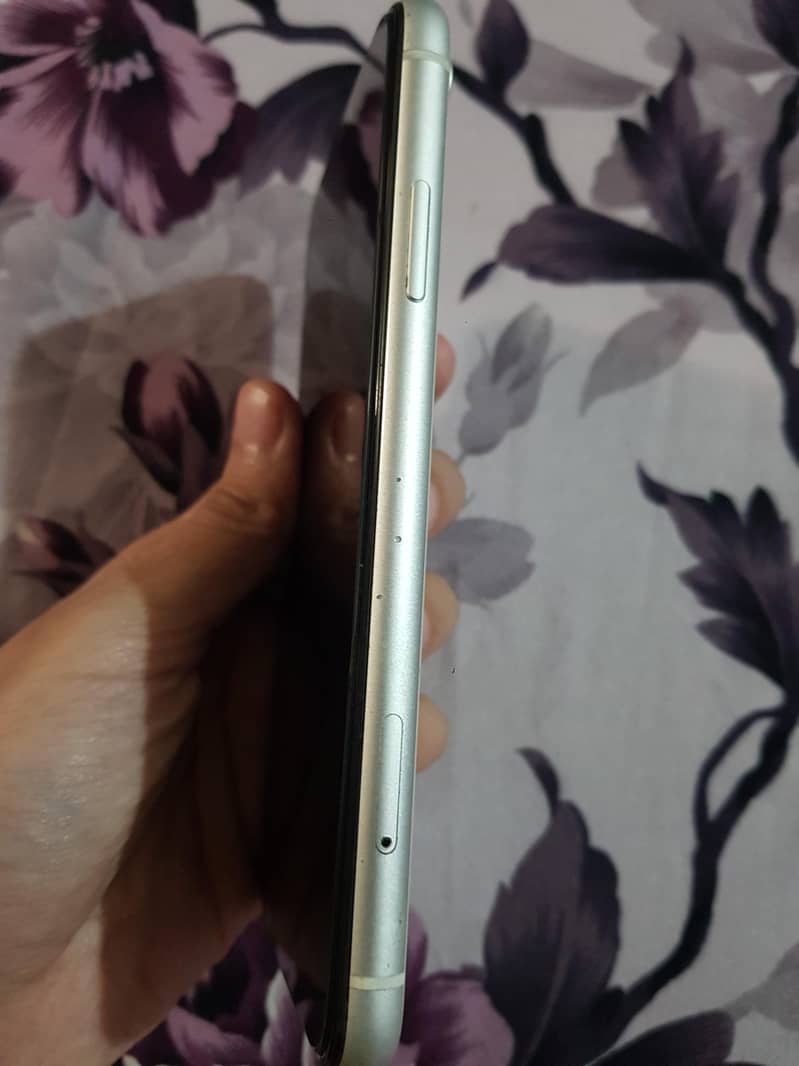 Apple iPhone XR 3