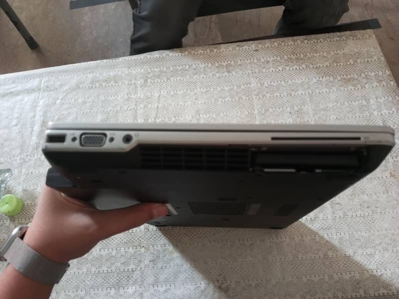 Dell Latitude E6420 4