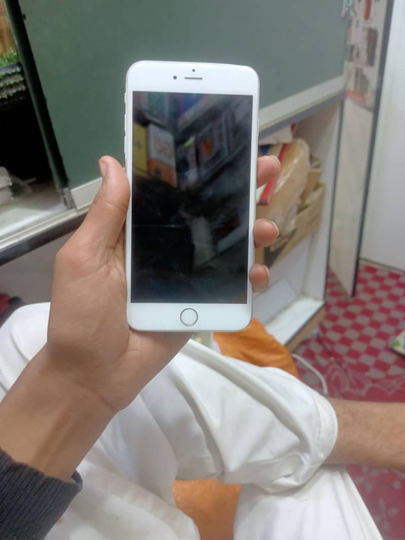 Apple iPhone 6 Plus 0
