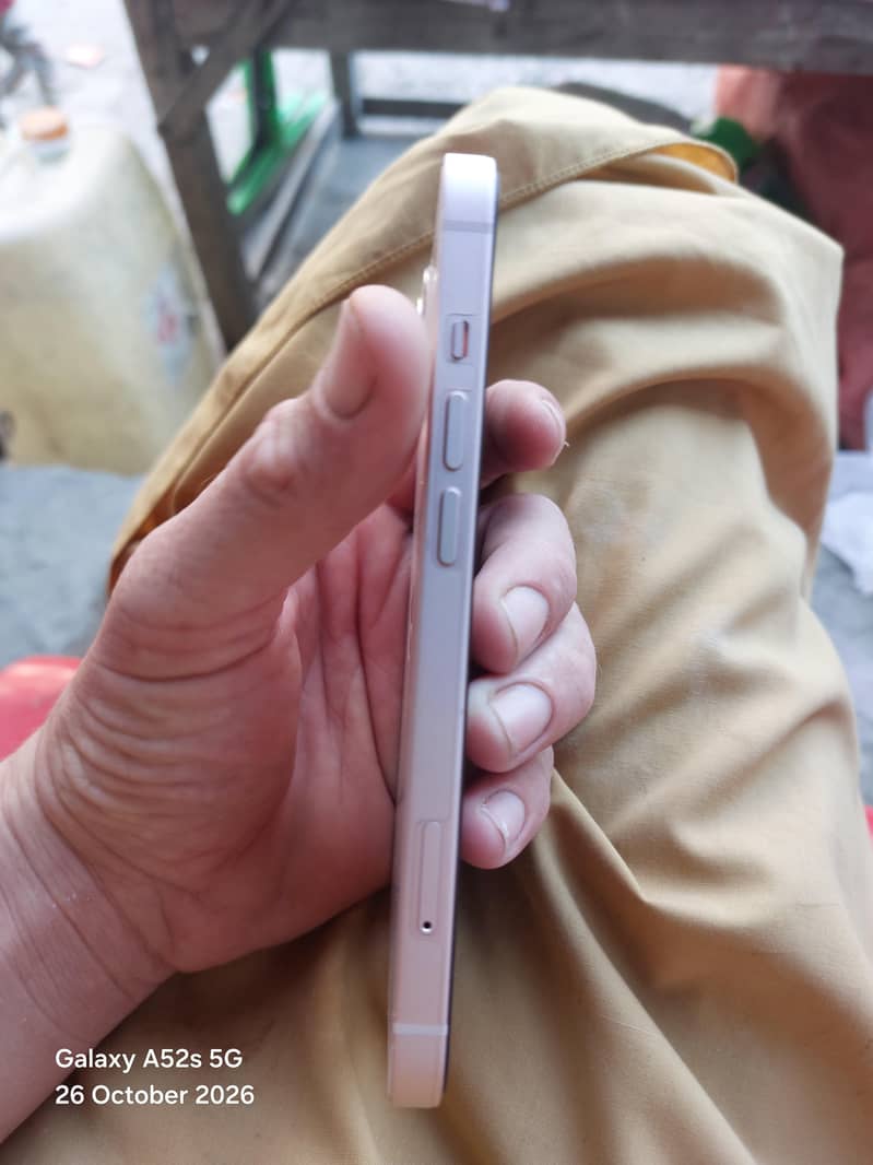 Apple iPhone 13 1