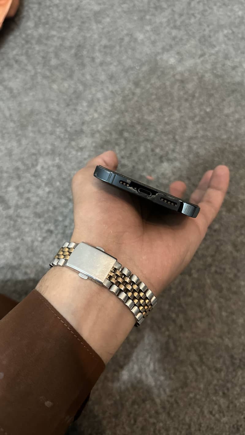 Apple iPhone 12 Pro 4
