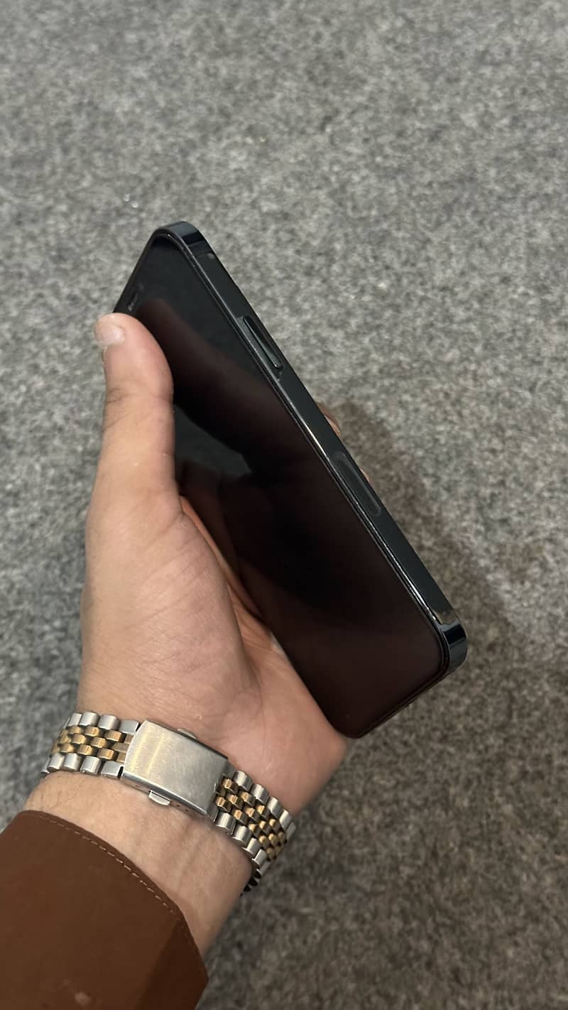 Apple iPhone 12 Pro 6