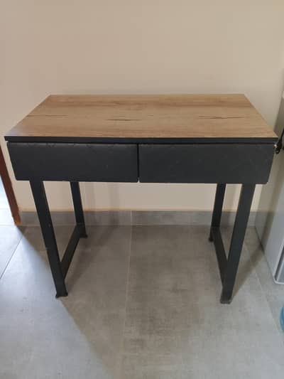 bedroom Table Urgent sale