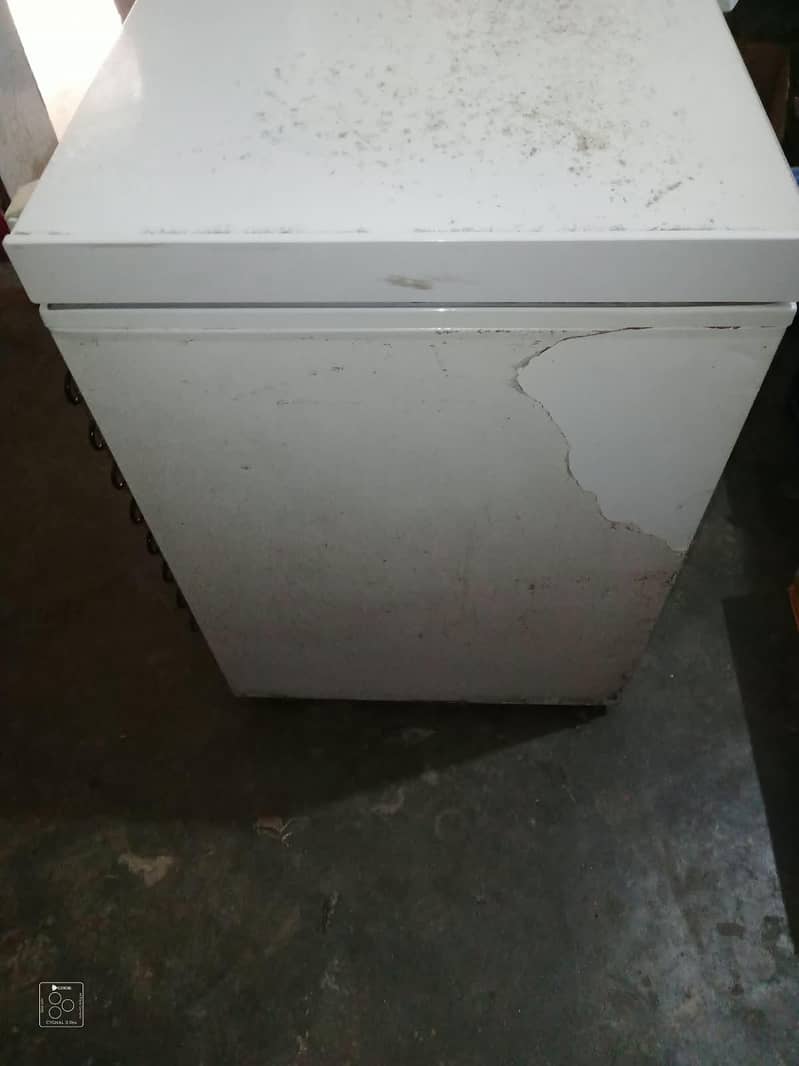 Dawlance refrigerator 0
