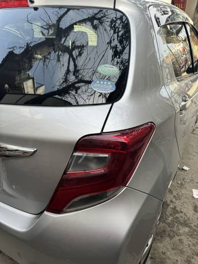 Toyota Vitz 2015