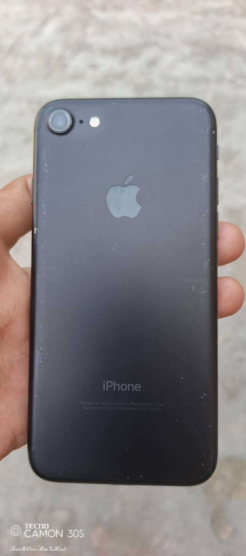 Apple iPhone 7 0