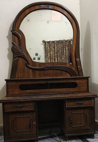 Dressing Table with 5 drawz