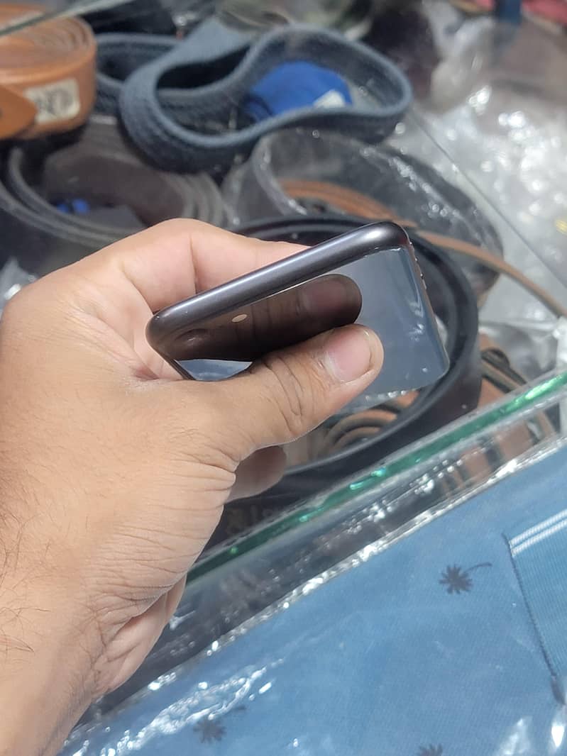 Apple iPhone 8 1