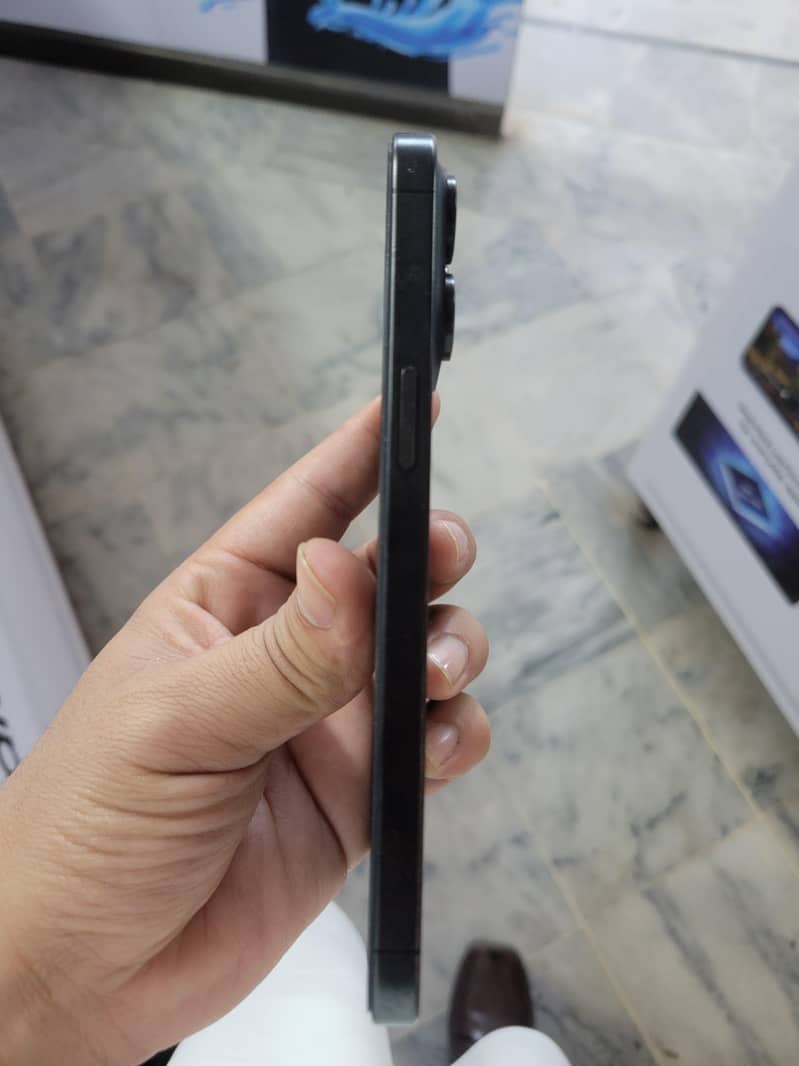 Apple iPhone 15 Pro Max 1