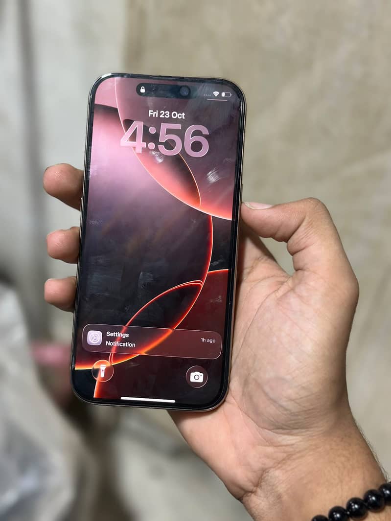 Apple iPhone 16 Pro 1