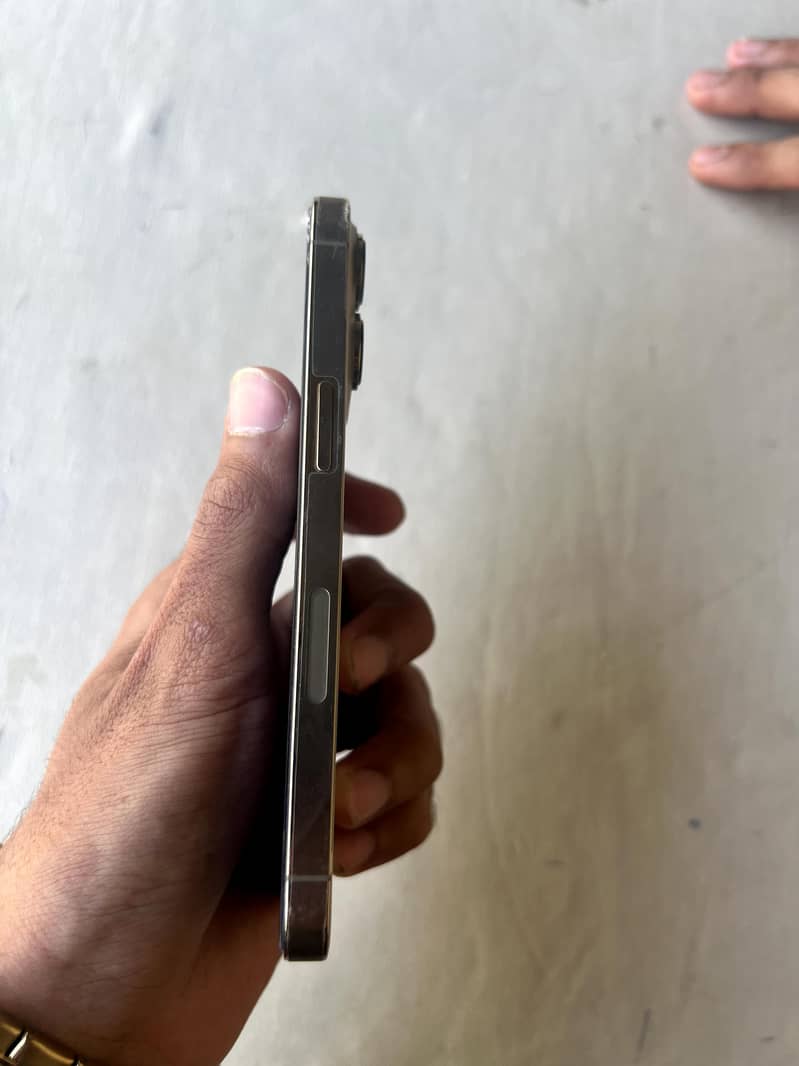 Apple iPhone 13 Pro 1