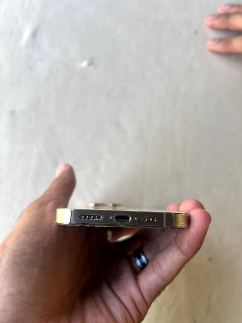 Apple iPhone 13 Pro 3