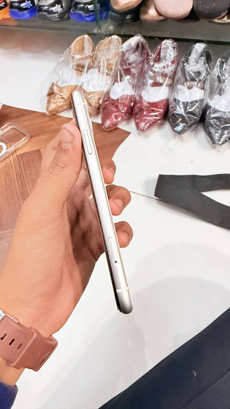 Apple iPhone 11 1