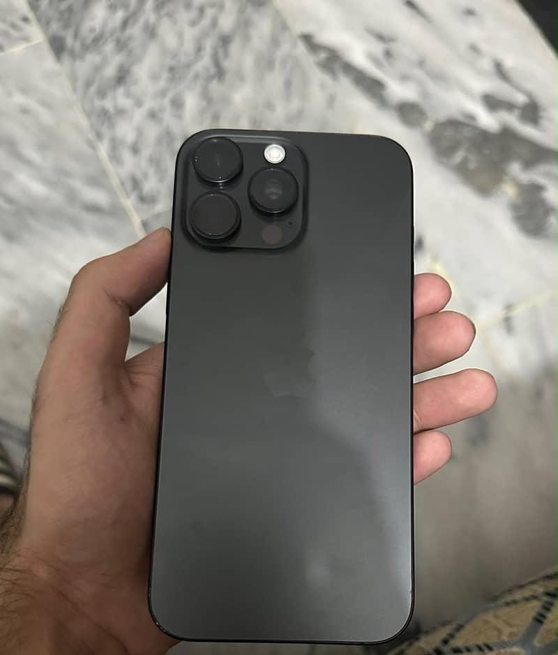 Apple iPhone 16 Pro Max 0