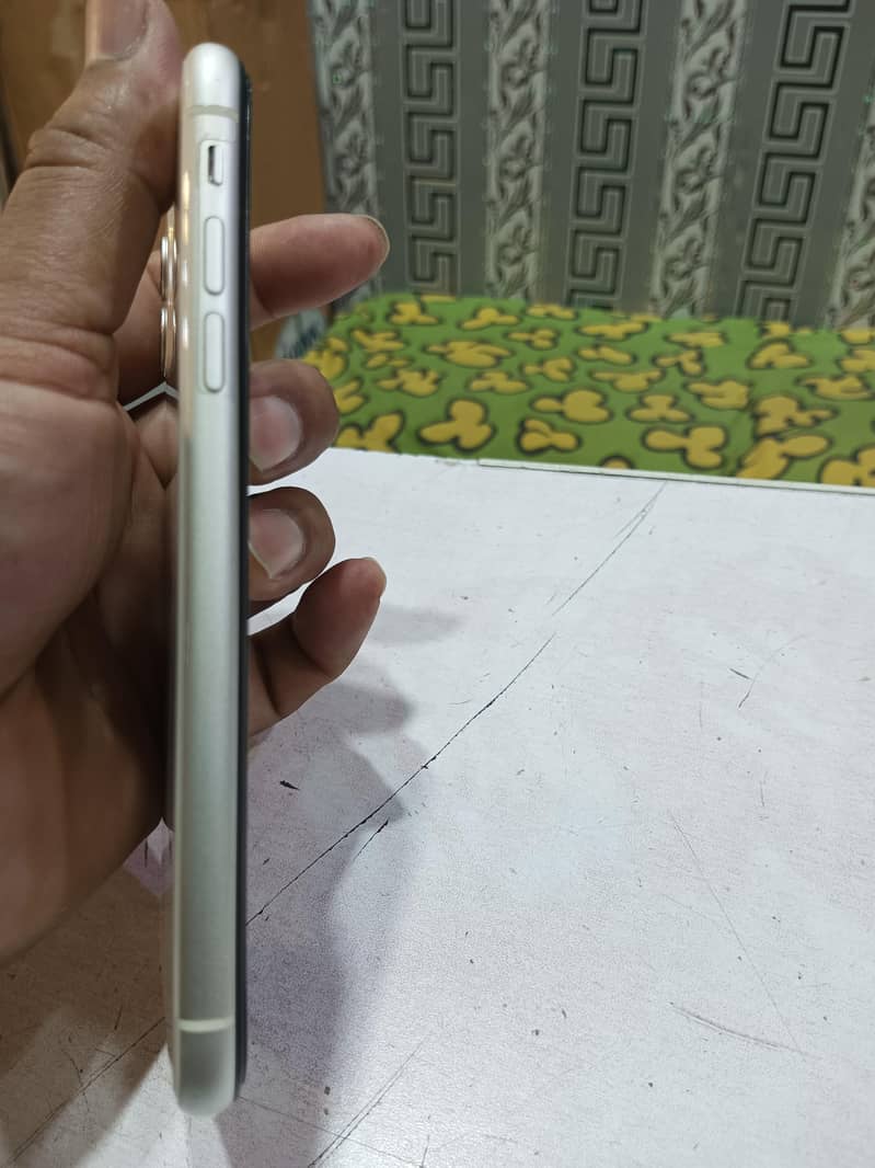 Apple iPhone 11 2