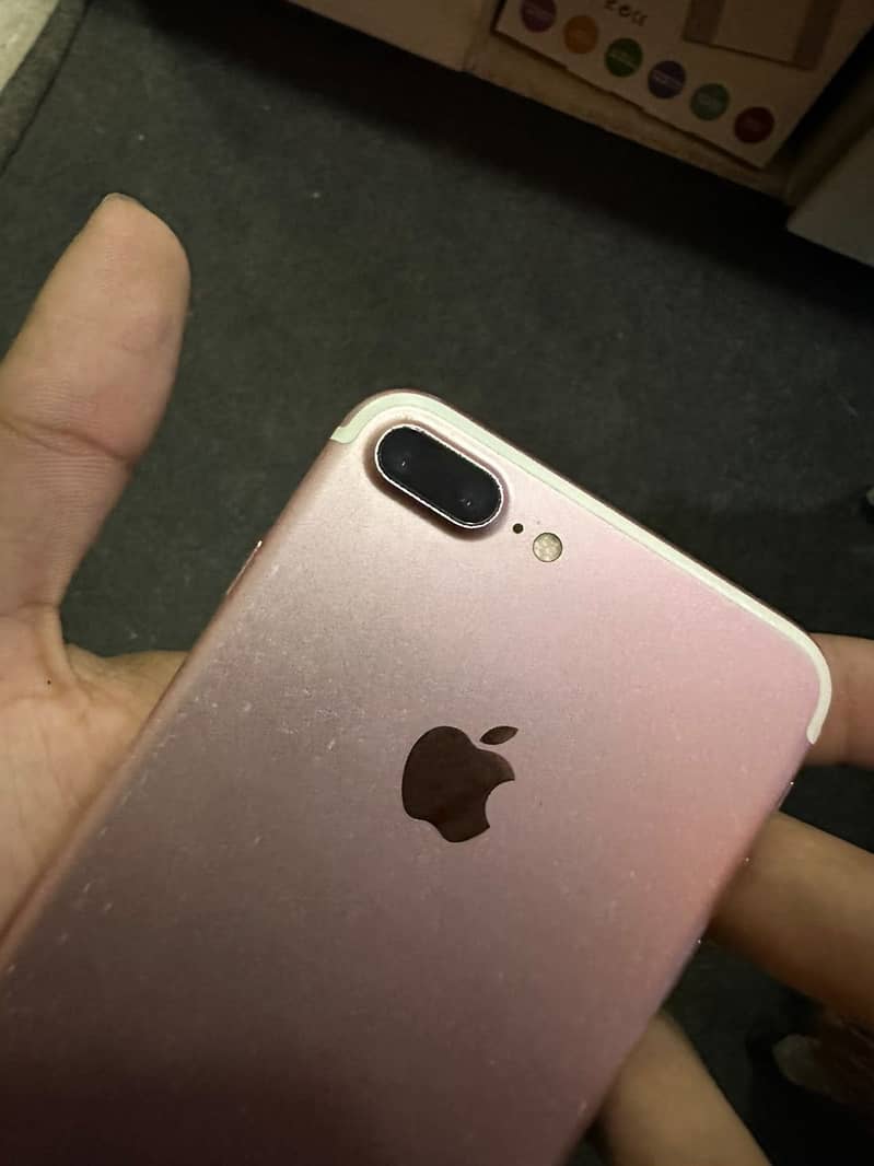 Apple iPhone 7 Plus 1