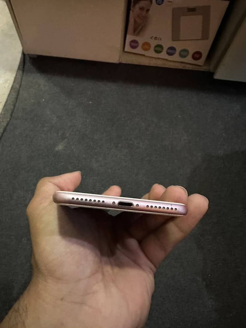 Apple iPhone 7 Plus 4