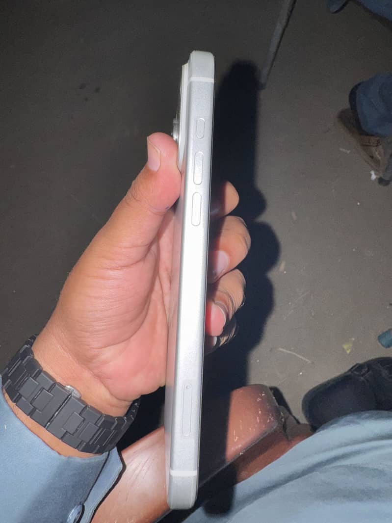 Apple iPhone 17 Pro Max 3