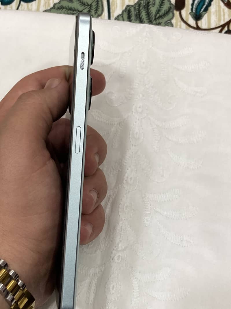 One Plus Ace 2V 2