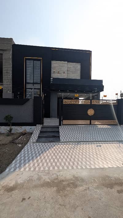 10 Marla 1.5 Story House For Sale Central Park Housing scheme Lahore