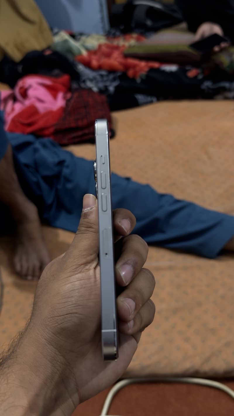 Apple iPhone 13 Pro 1