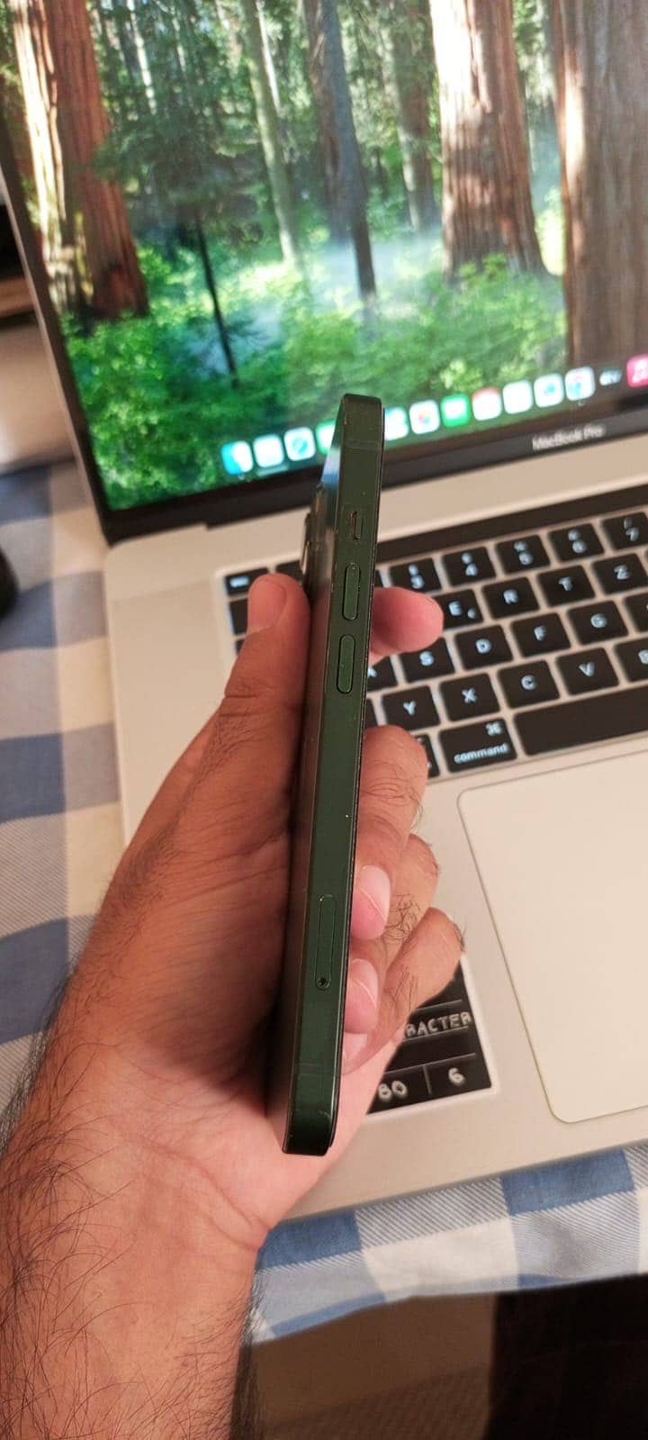 Apple iPhone 13 1
