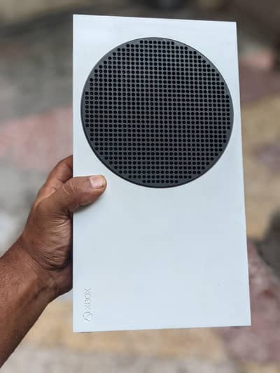 Xbox series s with wireless controller