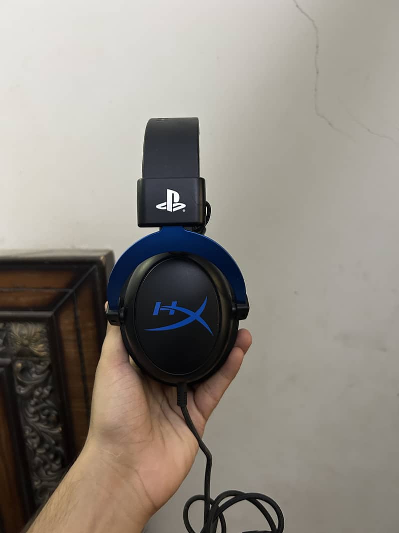 Hyper x Cloud With Soundcard 1