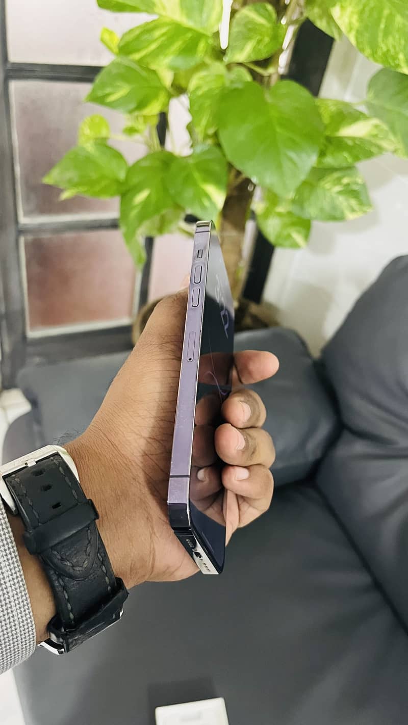 Apple iPhone 14 Pro Max 4