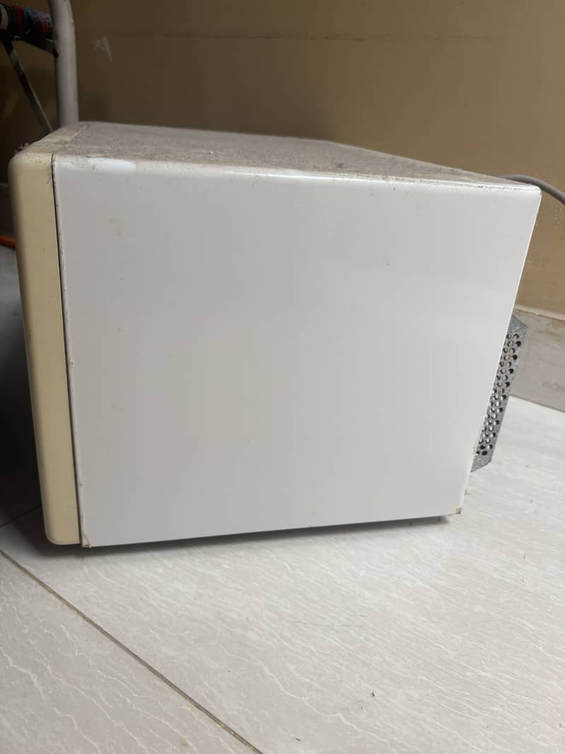 Dawlance  Microwave oven 2