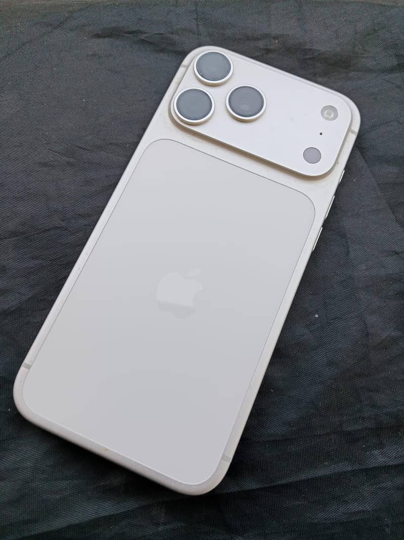 Apple iPhone 17 Pro Max 0